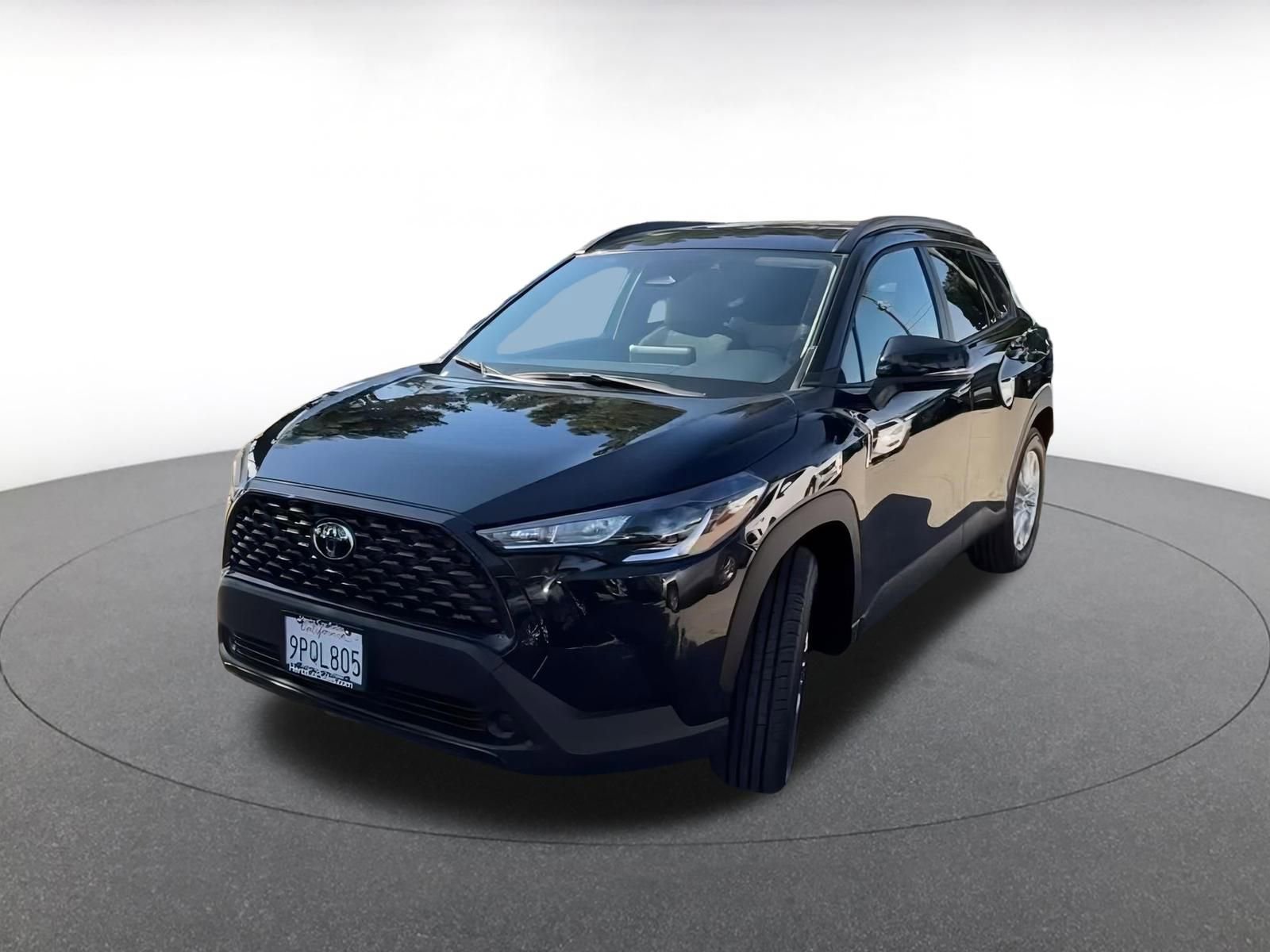 Used 2025 Toyota Corolla Cross LE image 4