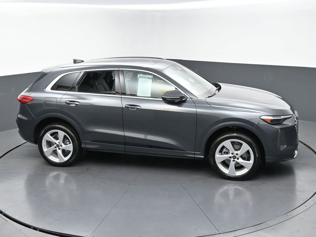 Used 2025 Audi Q5 Premium Plus w/ Premium Plus AWD/4WD image 42