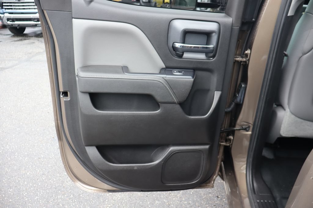 Used 2015 Chevrolet Silverado 3500 W/T AWD/4WD image 19