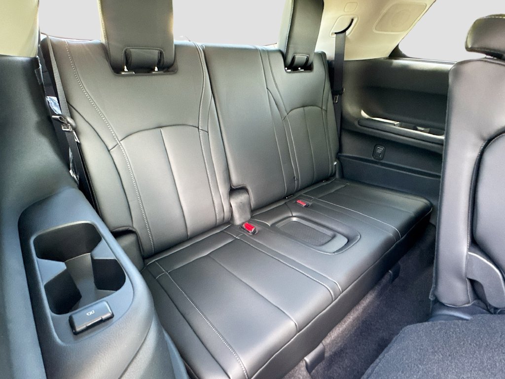 Used 2027 INFINITI QX60 Pure w/ Cargo Package FWD image 29