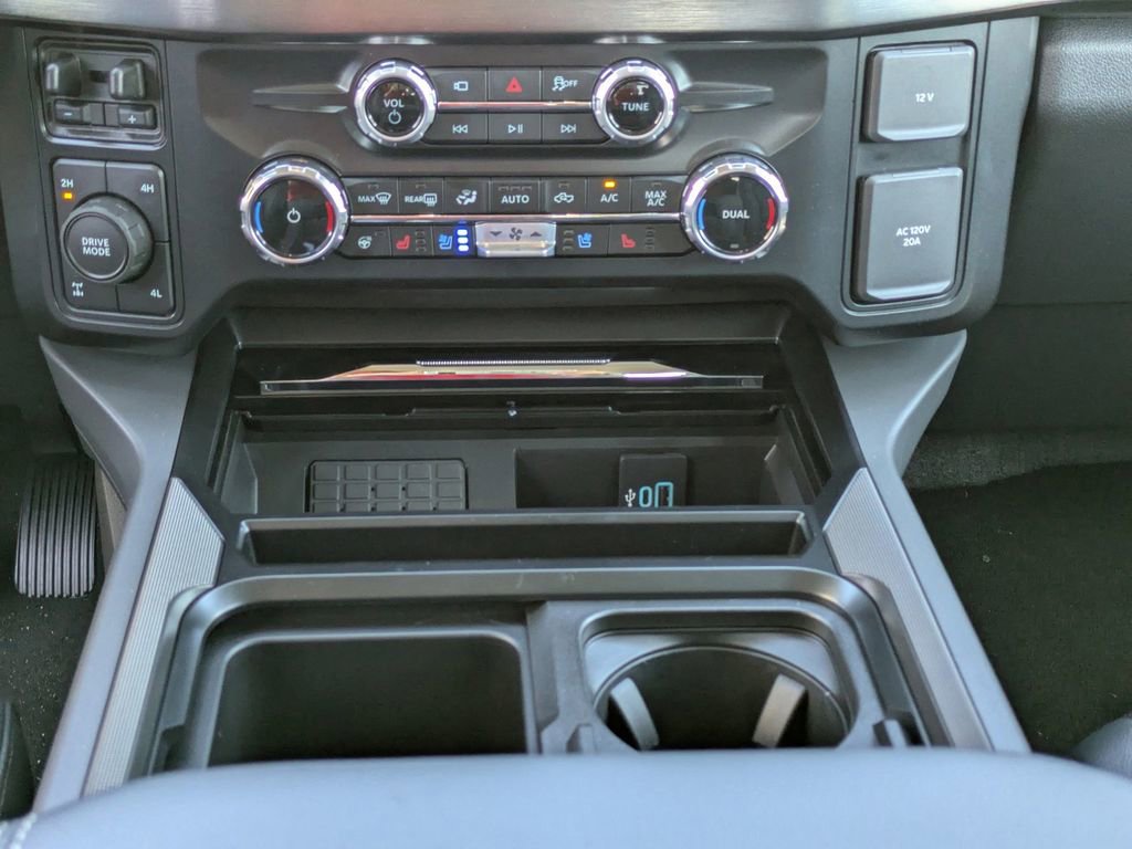 New 2026 Ford F350 Lariat w/ Black Appearance Package image 23