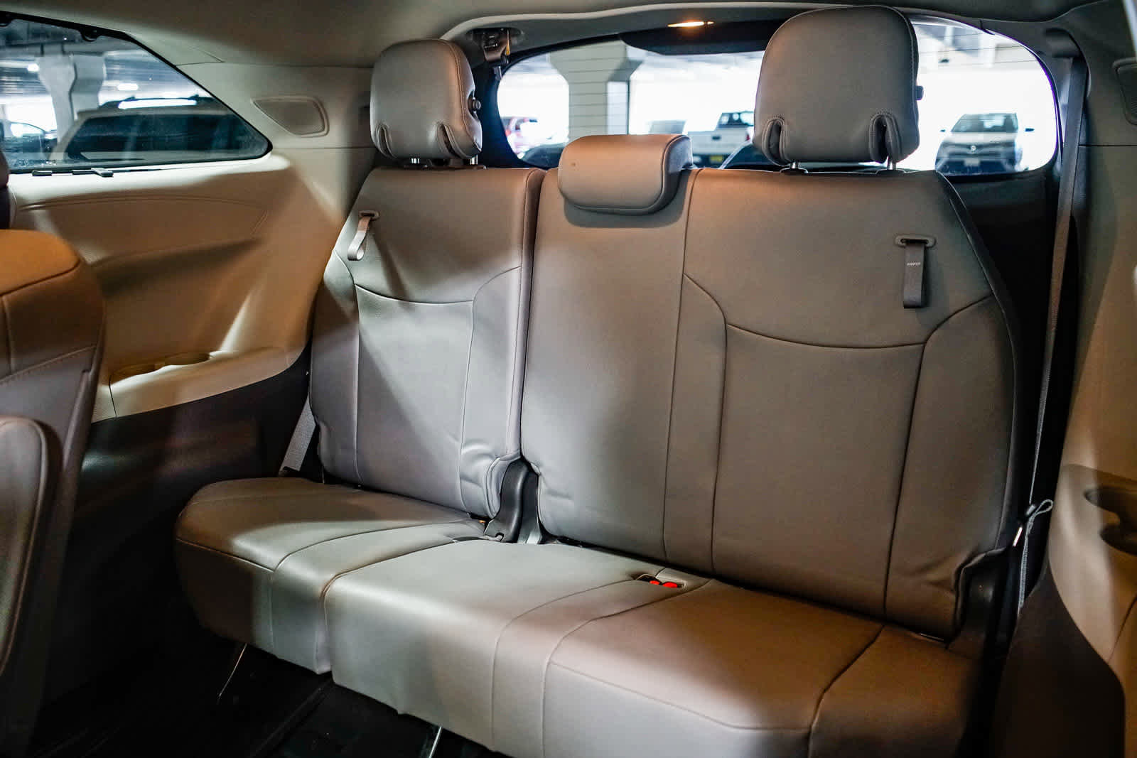 Used 2021 Toyota Sienna Limited image 22