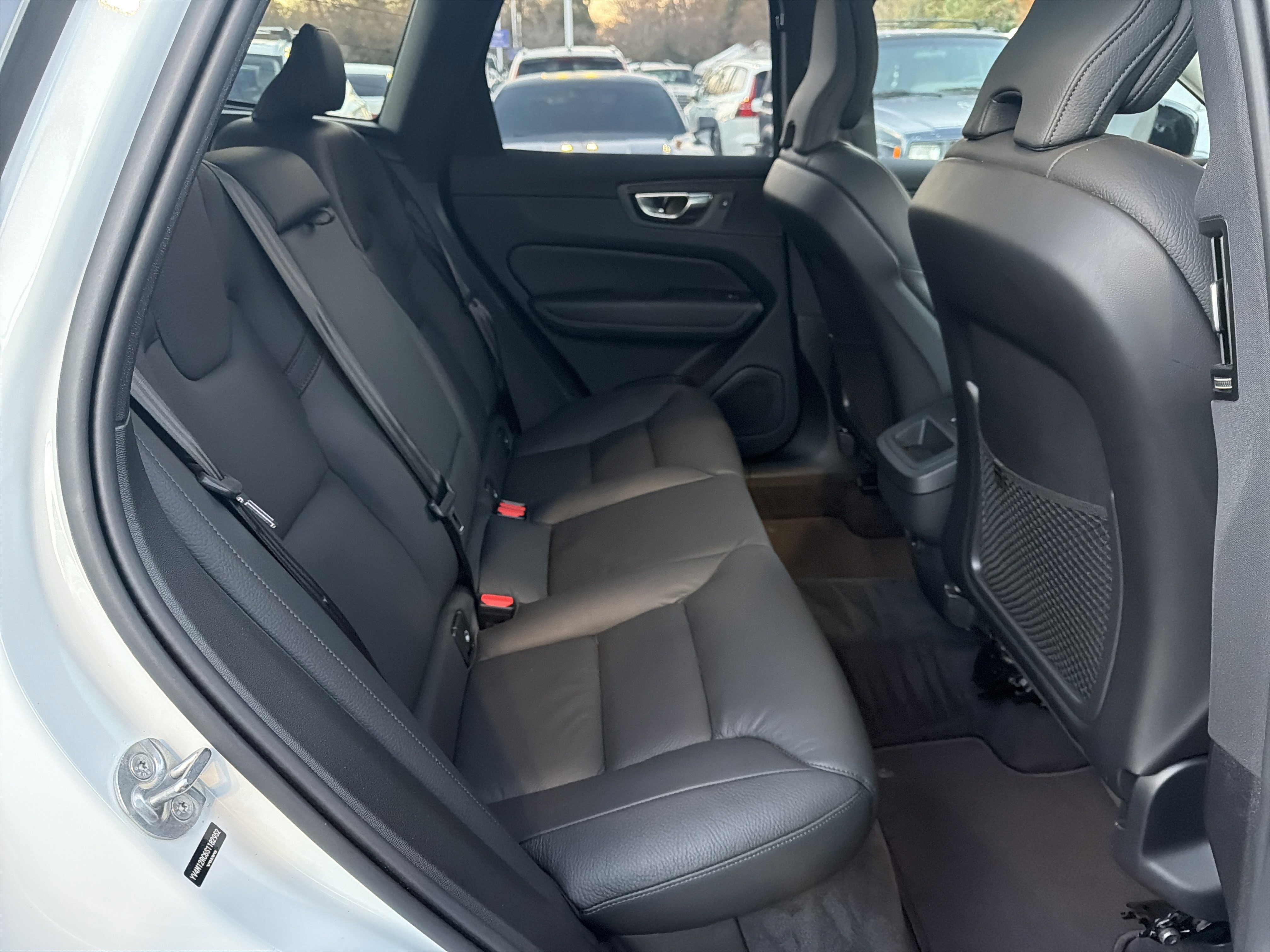 Certified 2025 Volvo XC60 B5 Plus image 33