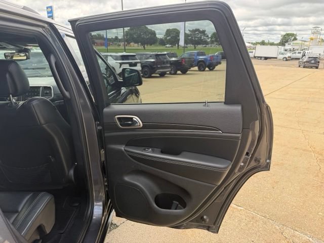 Used 2017 Jeep Grand Cherokee Limited AWD/4WD image 15