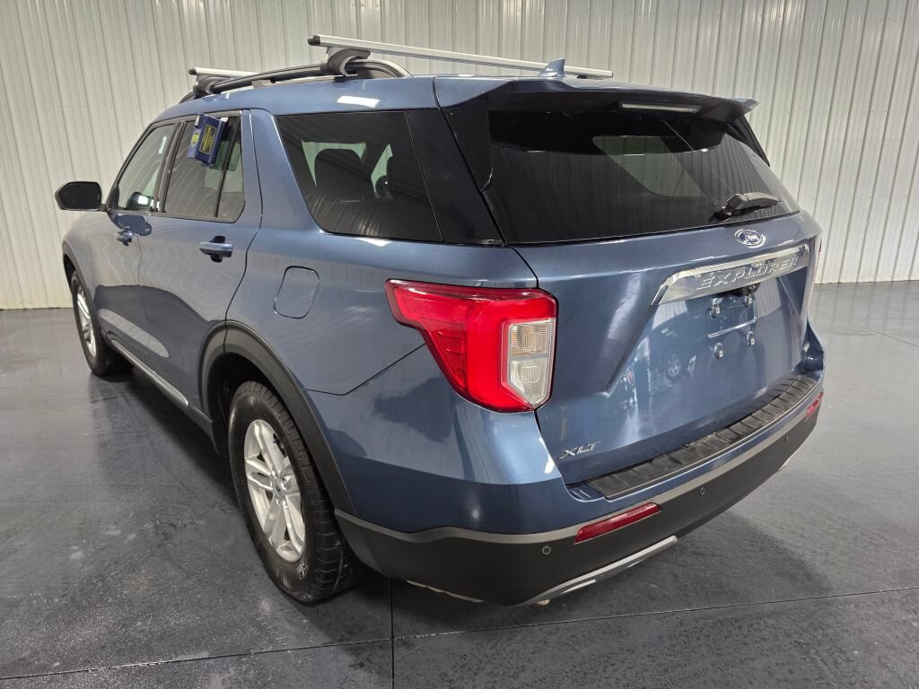 Used 2020 Ford Explorer XLT w/ Equipment Group 202A AWD/4WD image 3