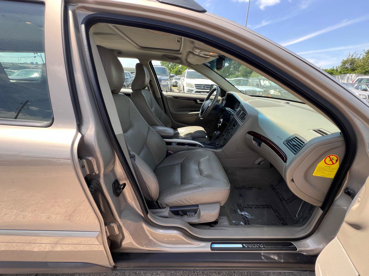Used 2002 Volvo V70 Cross Country AWD/4WD image 25