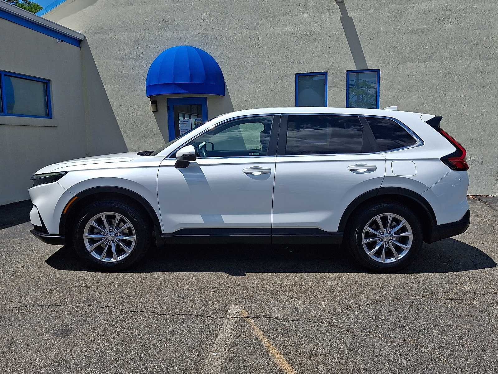 Used 2023 Honda CR-V EX-L image 7