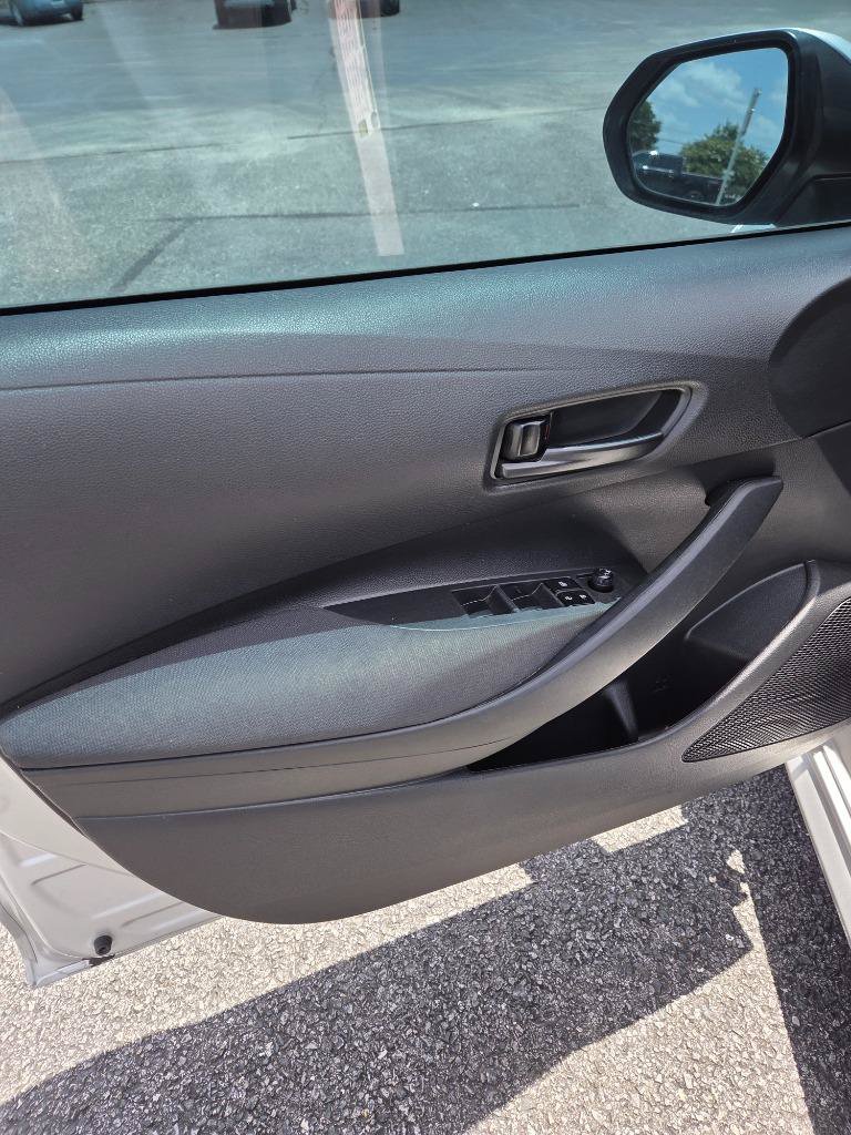Used 2022 Toyota Corolla LE FWD image 13