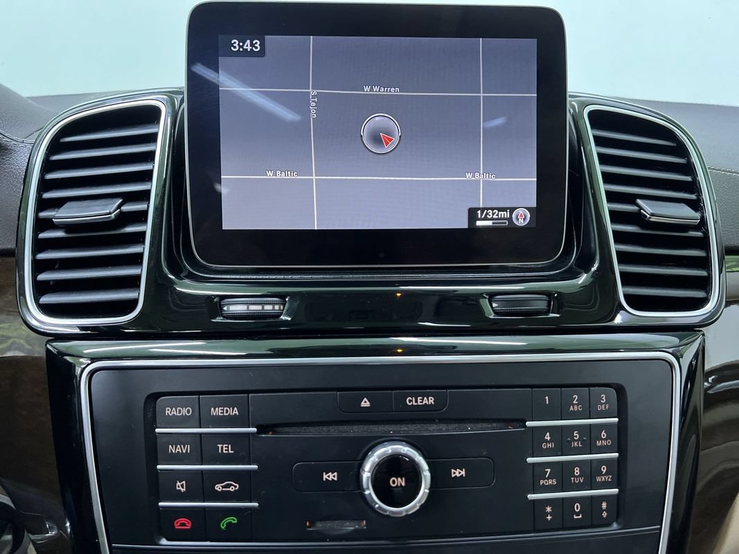 Used 2018 Mercedes-Benz GLS 450 4MATIC w/ Premium Package image 24