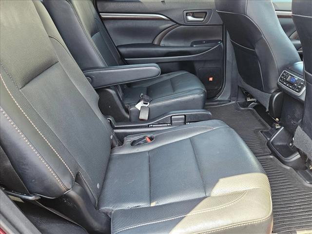Used 2015 Toyota Highlander Limited Platinum image 23