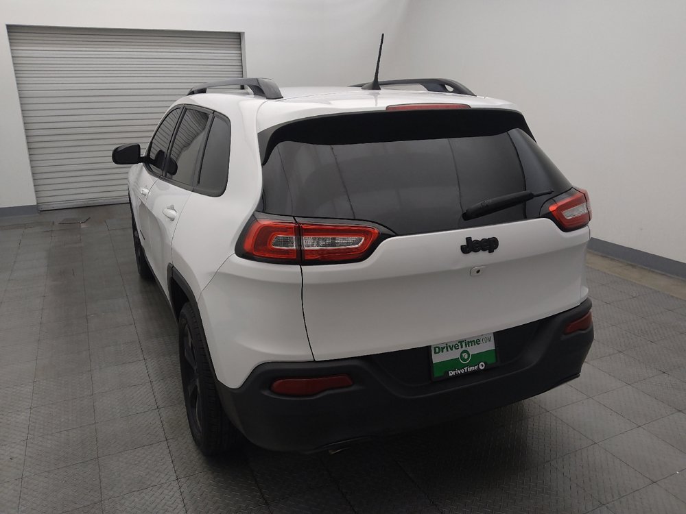 Used 2018 Jeep Cherokee Latitude w/ Altitude Package FWD image 6