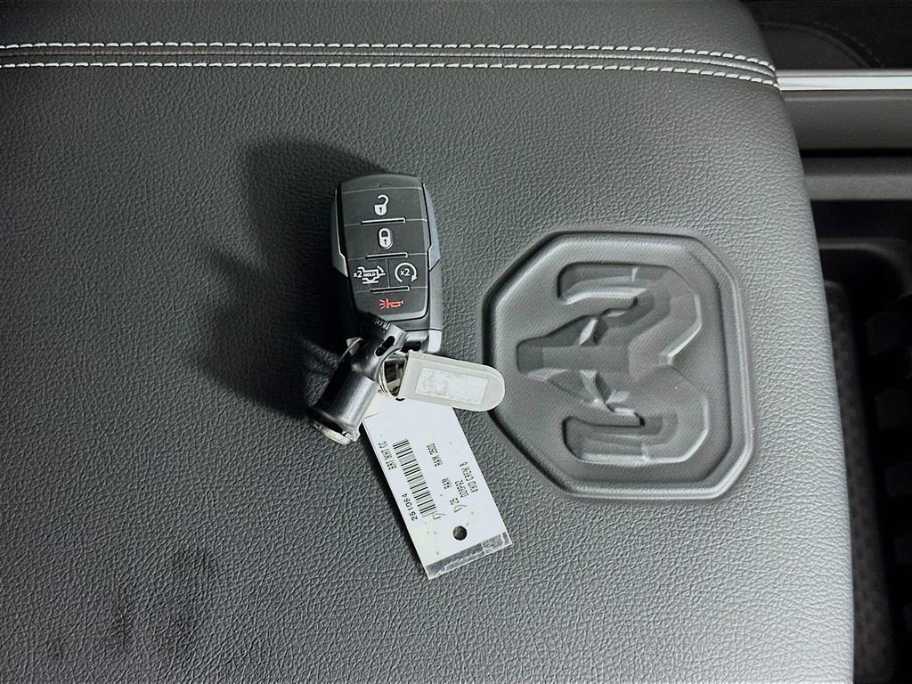 New 2025 RAM 3500 Laramie AWD/4WD image 20