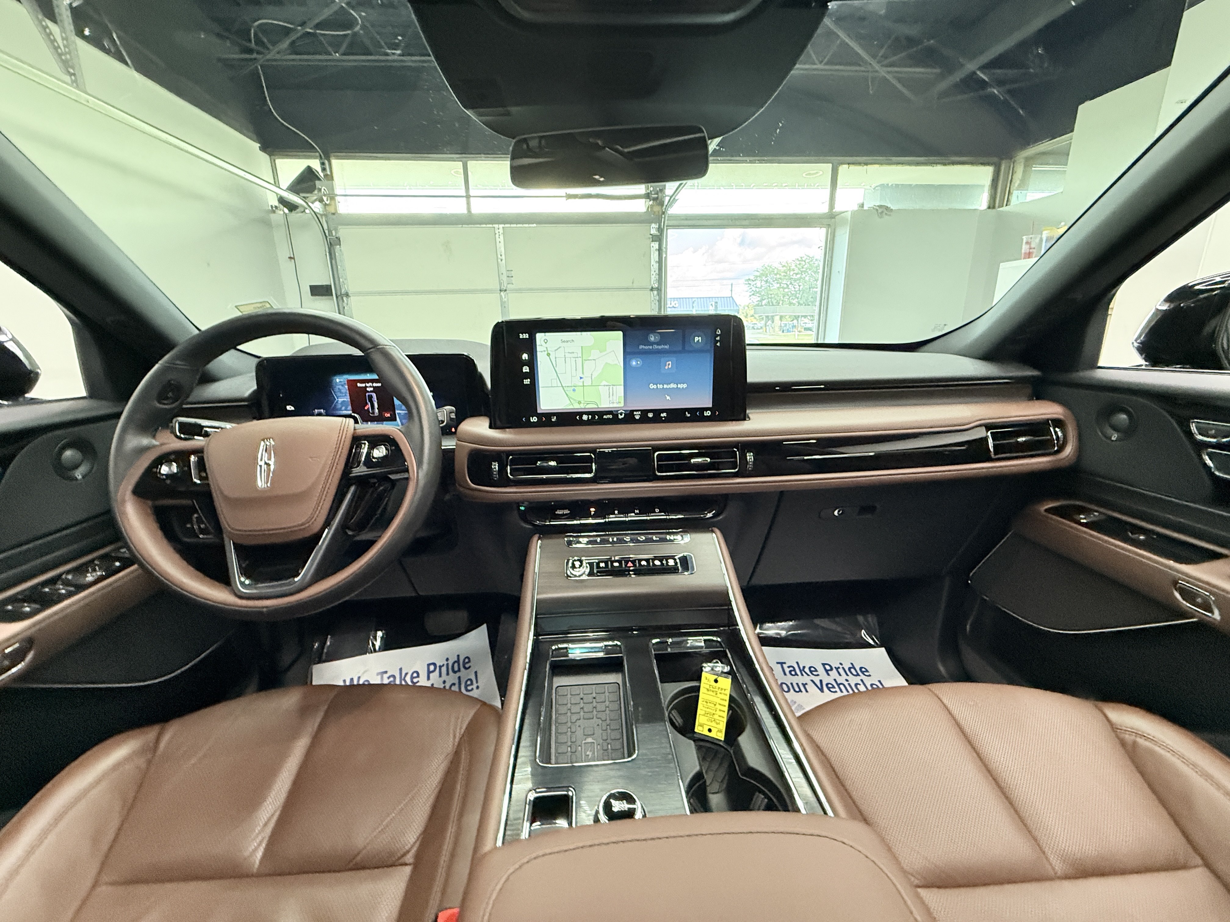 Used 2025 Lincoln Aviator Reserve w/ Jet Appearance Package AWD/4WD image 13