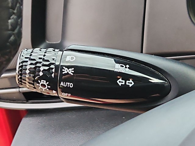 Used 2025 Hyundai Elantra Sport FWD image 22
