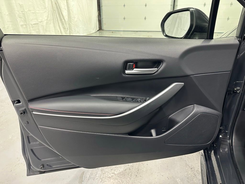 Used 2025 Toyota Corolla SE image 8