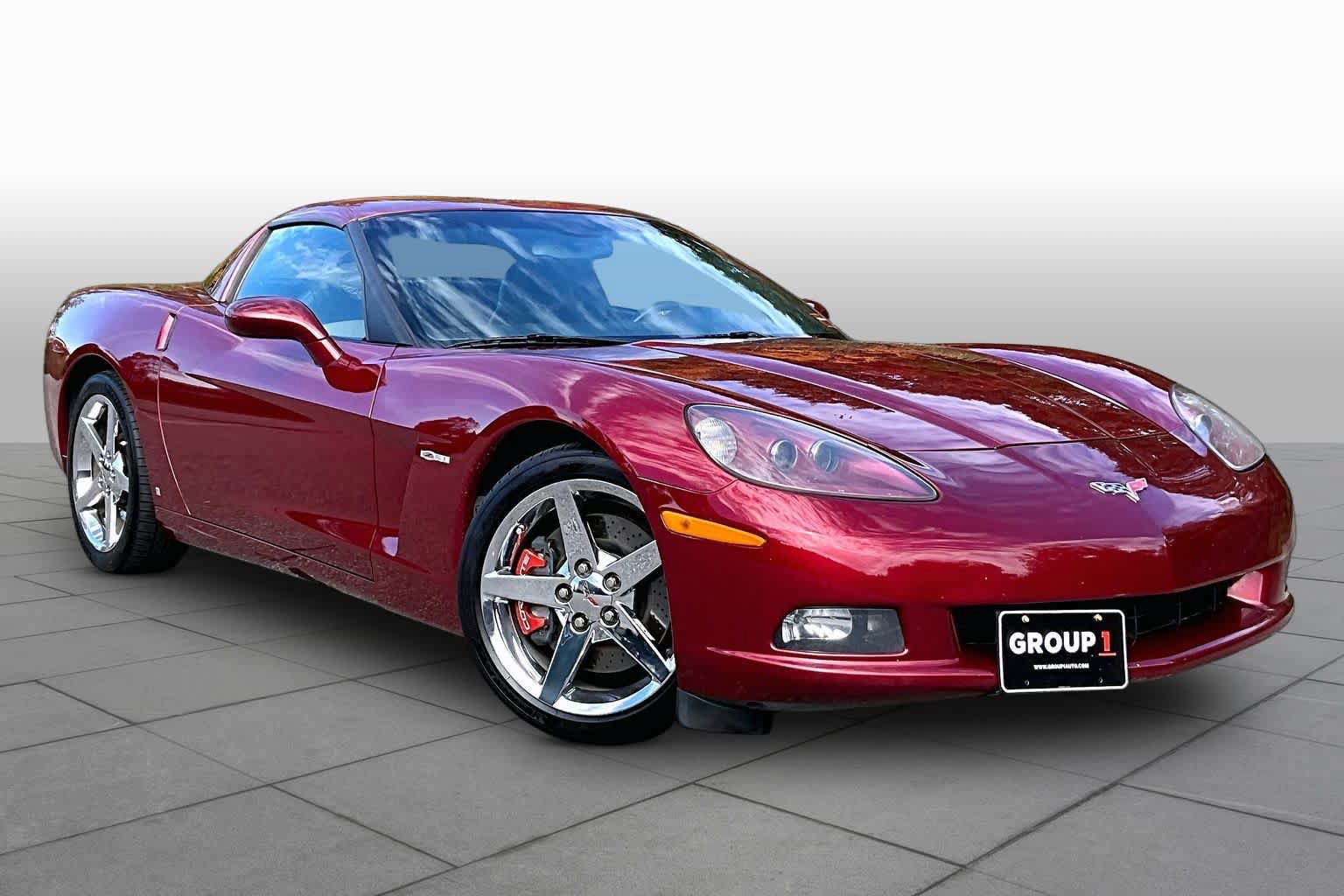 Used 2007 Chevrolet Corvette Coupe w/ Preferred Equipment Group RWD image 2