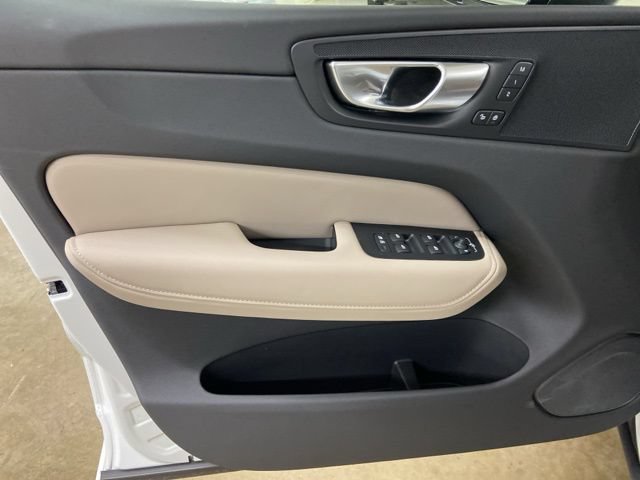 New 2026 Volvo XC60 T8 Plus AWD/4WD image 13