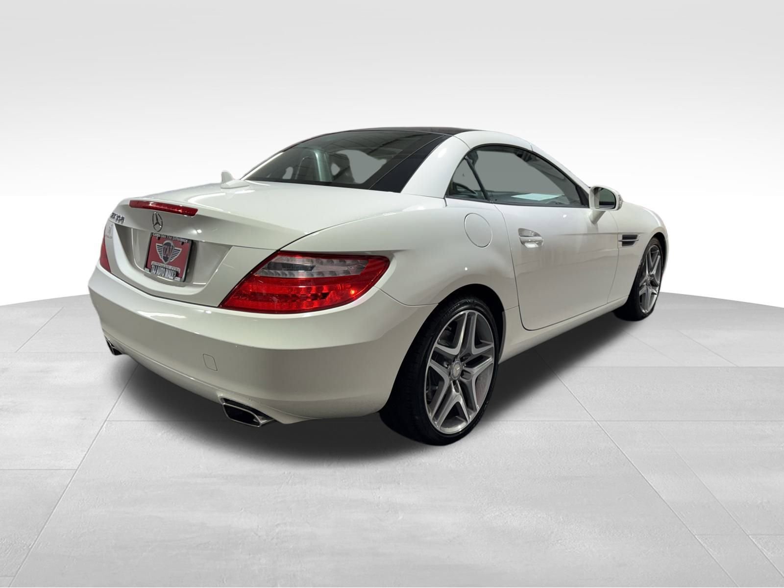 Used 2013 Mercedes-Benz SLK 350 w/ Multimedia Pkg image 20