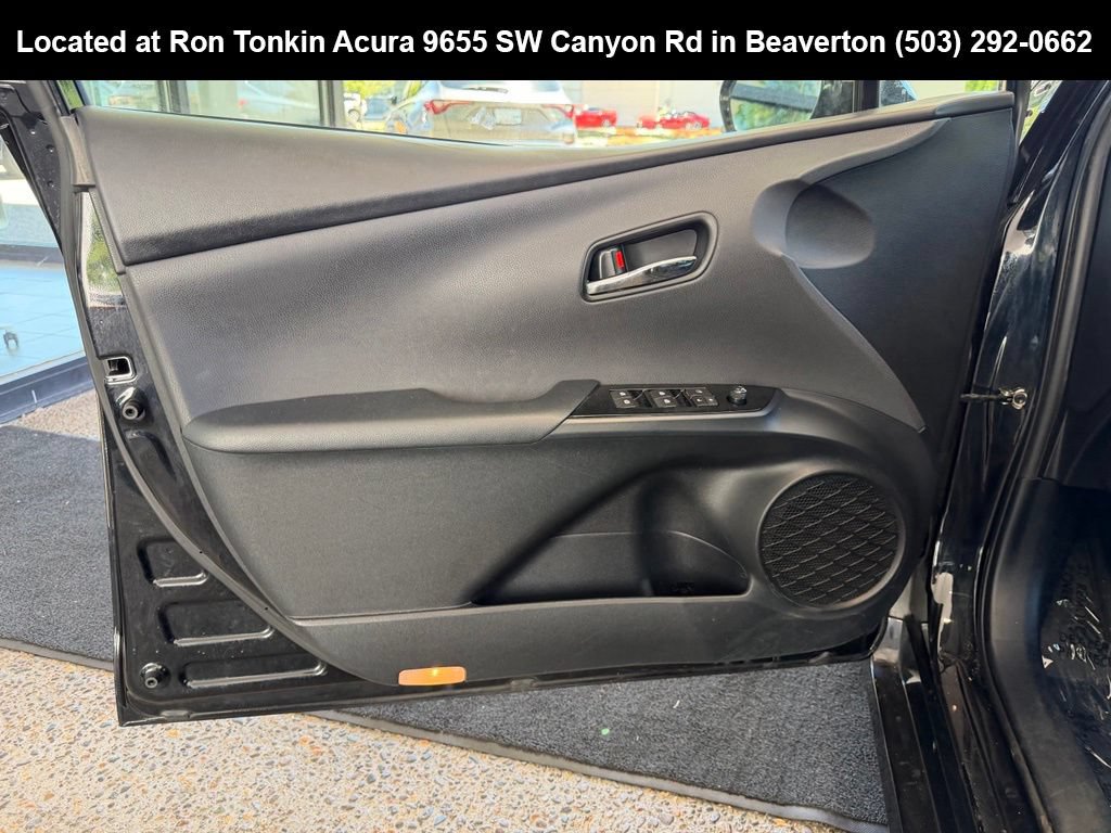 Used 2017 Toyota Prius Three Touring w/ Carpet Mat Package FWD image 11