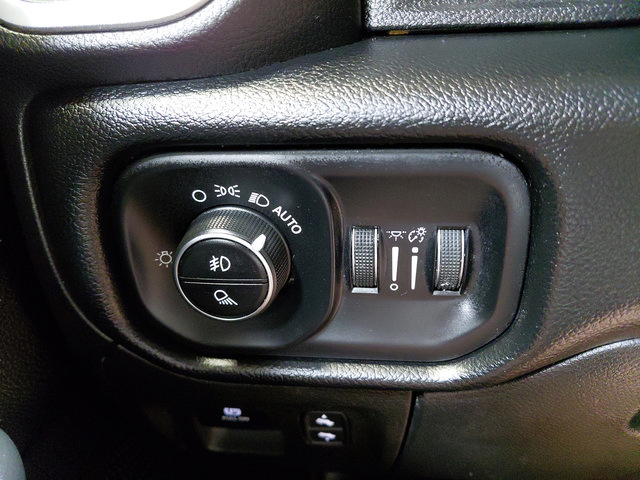 Used 2019 RAM 1500 Big Horn AWD/4WD image 40