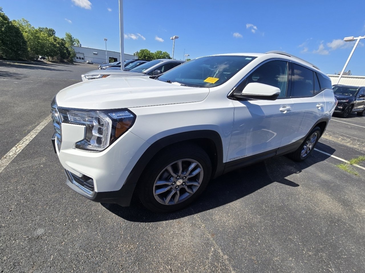 Used 2023 GMC Terrain SLT AWD/4WD image 4