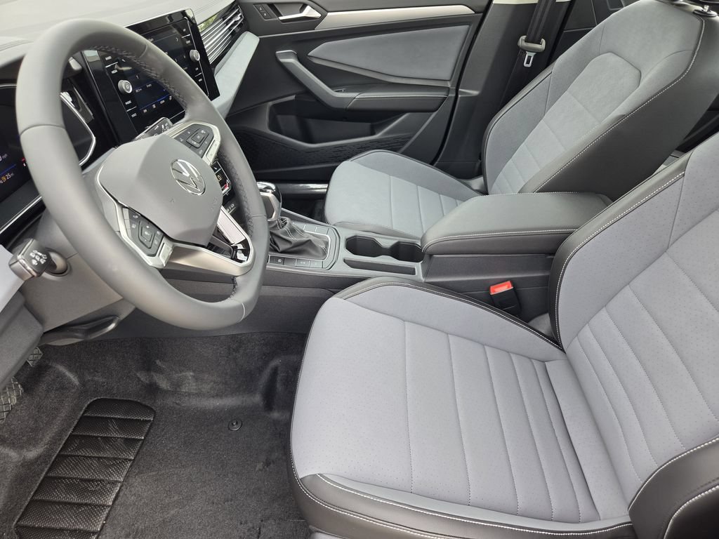 New 2027 Volkswagen Jetta SE FWD image 11