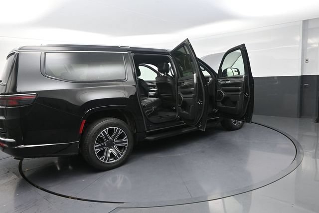 Used 2024 Jeep Wagoneer L Series II w/ Flexible Seating Group AWD/4WD image 35