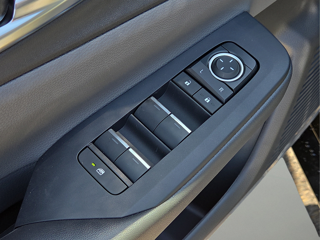 New 2027 Toyota Prius XLE FWD image 17