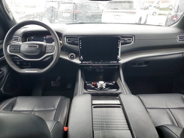 Used 2024 Jeep Wagoneer L Series II w/ Flexible Seating Group image 14