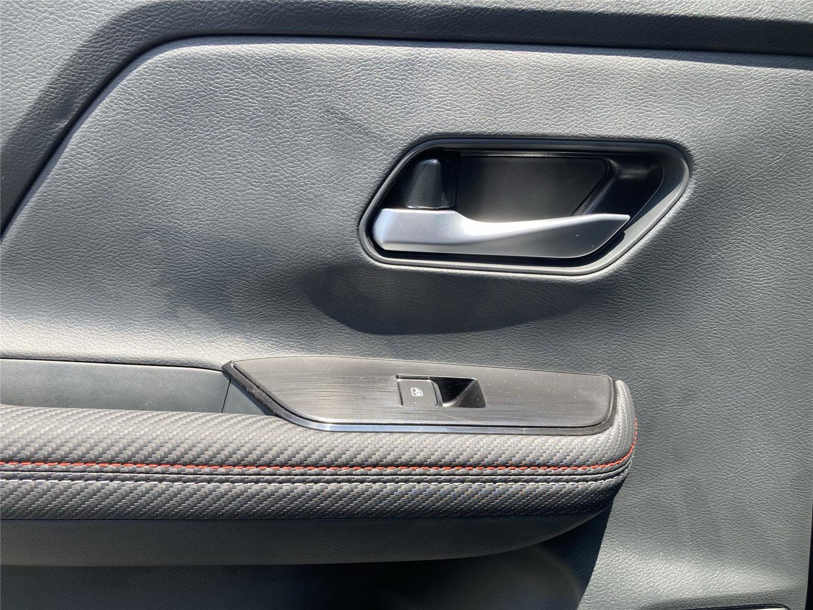 New 2025 Nissan Kicks SR image 38