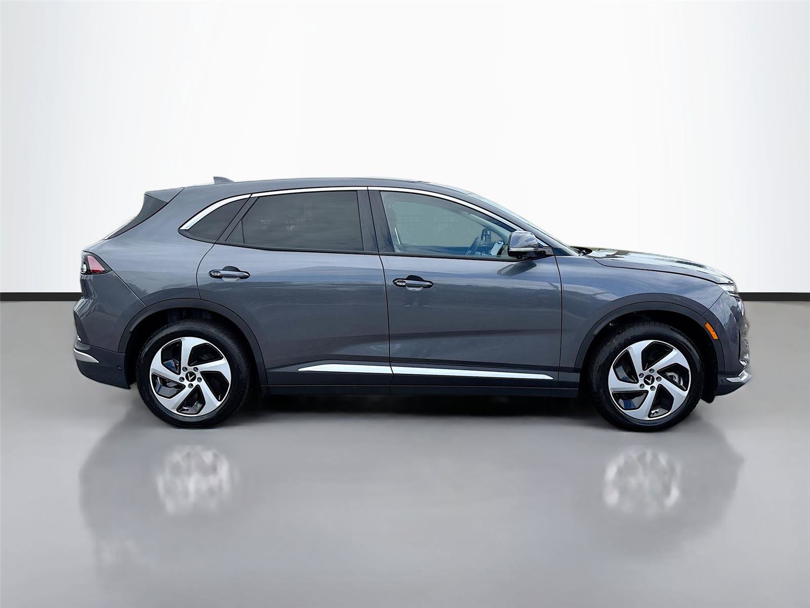 New 2025 VinFast VF 8 Eco image 8