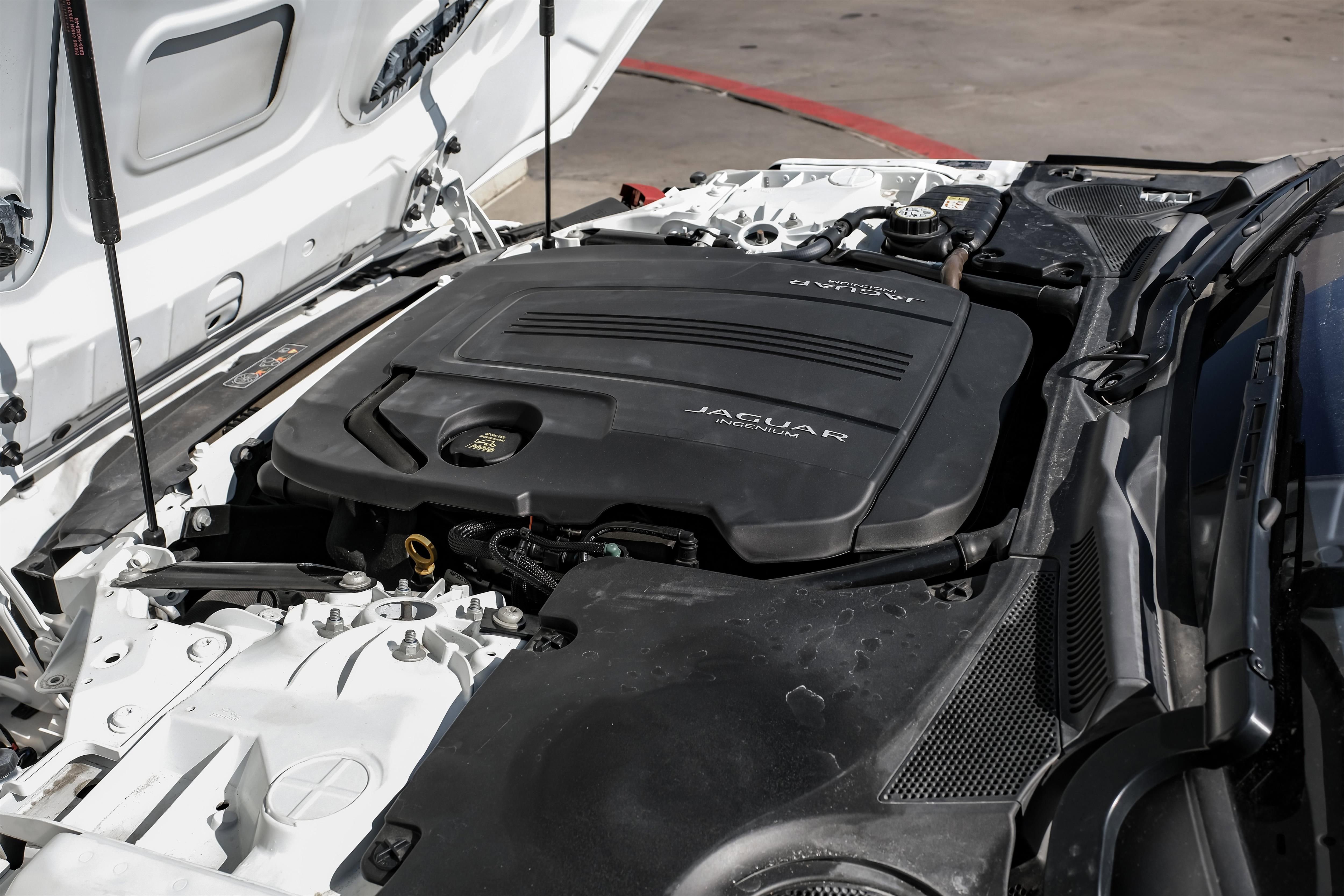 Used 2021 Jaguar F-TYPE Coupe image 41