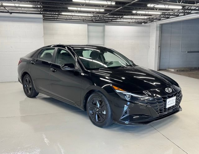 Used 2022 Hyundai Elantra SEL FWD image 7