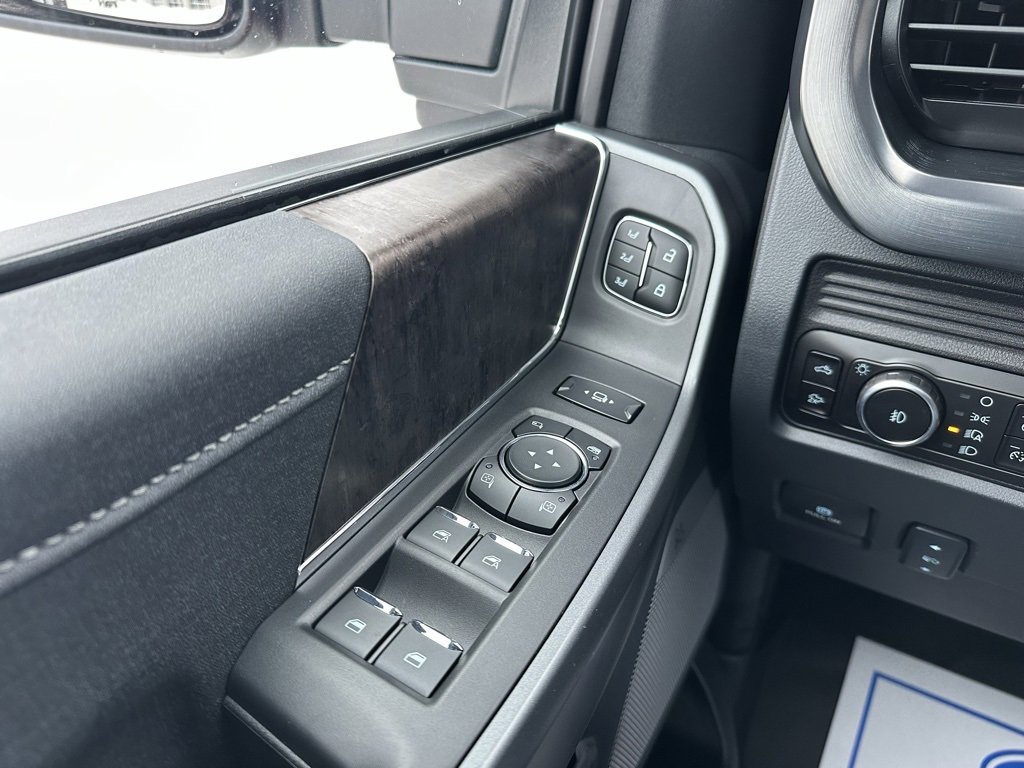 New 2026 Ford F350 Lariat w/ Black Appearance Package image 31