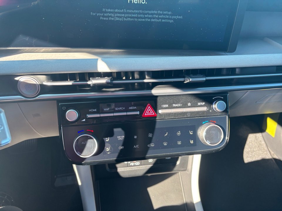 New 2025 Hyundai Tucson Limited image 18