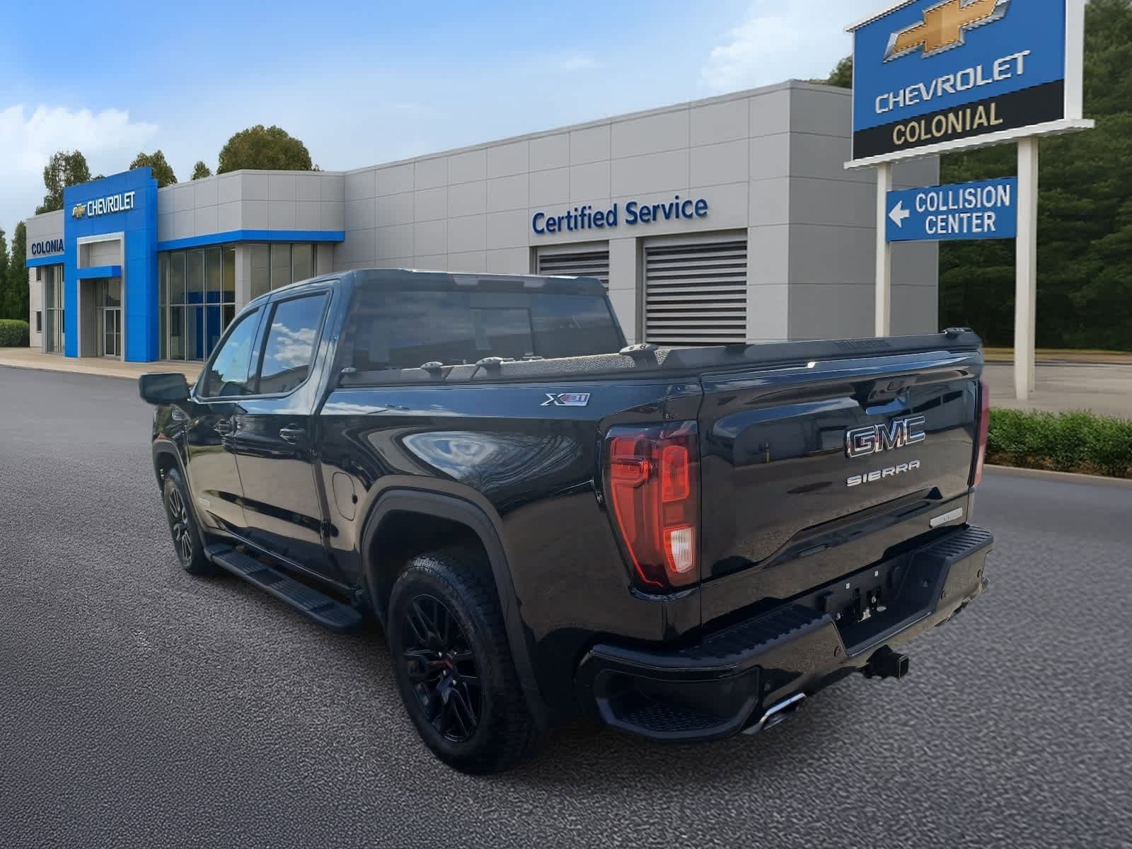 Used 2025 GMC Sierra 1500 Elevation w/ Elevation Premium Package AWD/4WD image 5