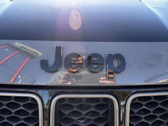 Used 2021 Jeep Grand Cherokee Trackhawk image 12