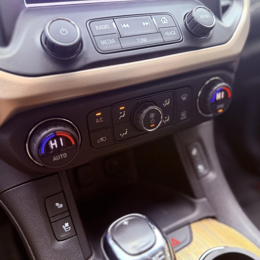 Used 2019 GMC Acadia Denali w/ Technology Package image 10