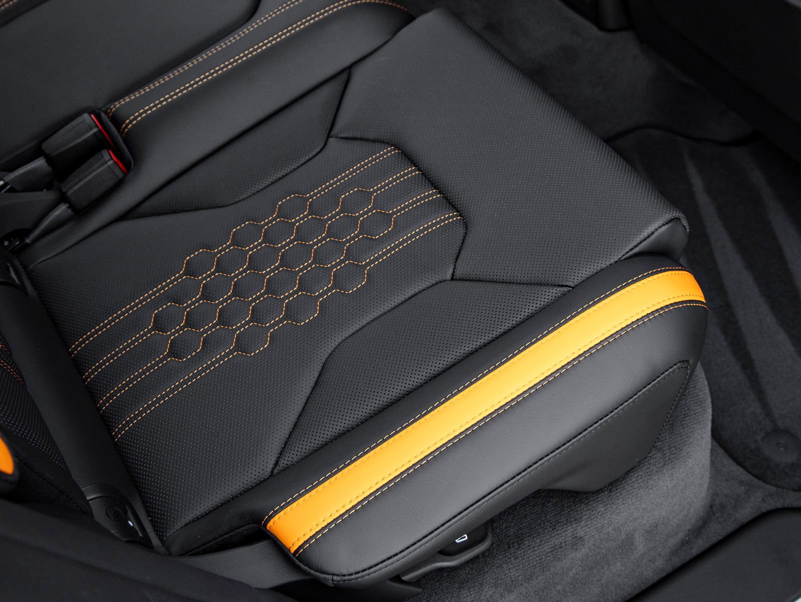 Used 2024 Lamborghini Urus S AWD/4WD image 39