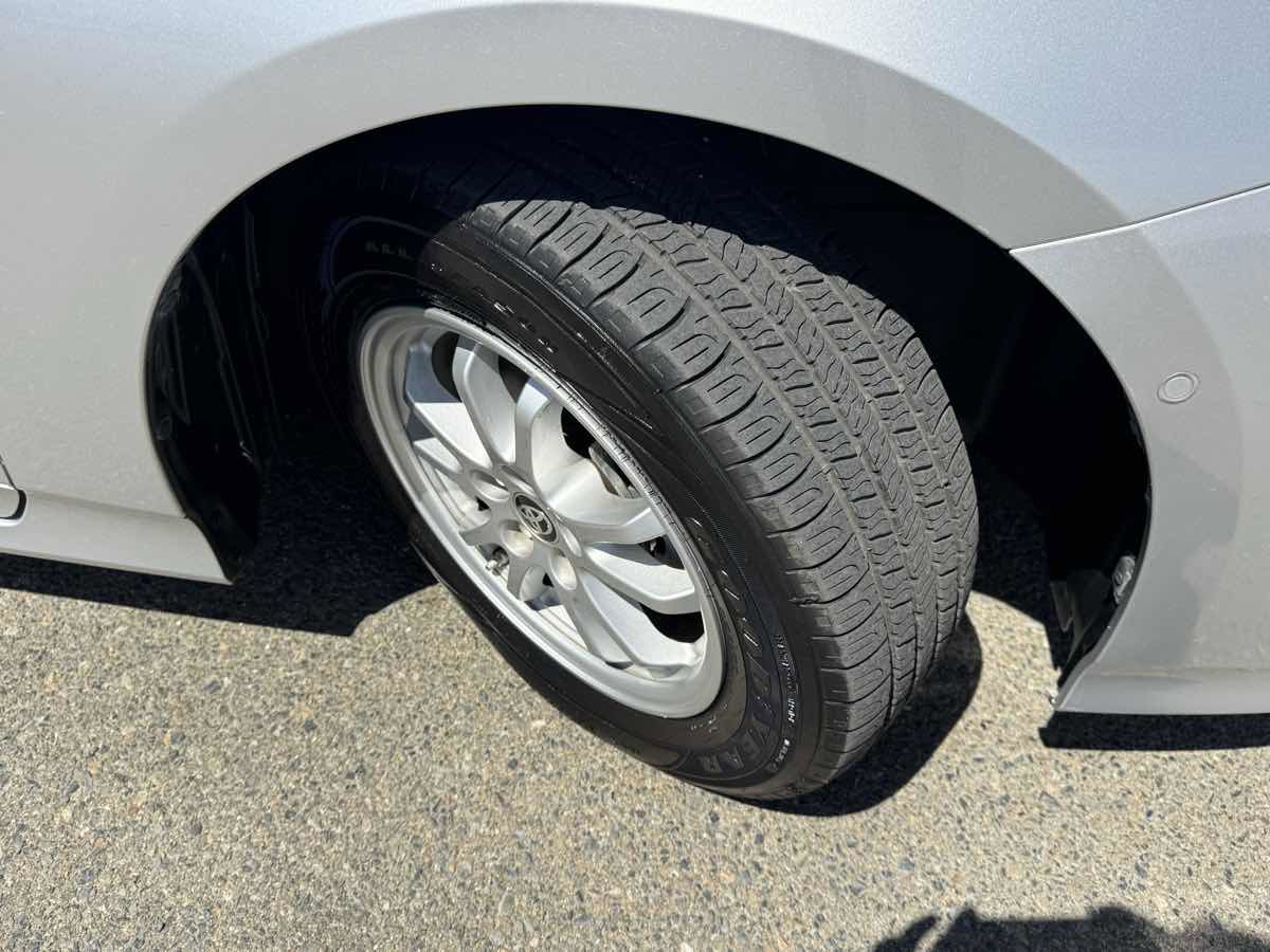 Used 2017 Toyota Prius Two w/ Prius Two Safety Plus Package FWD image 38
