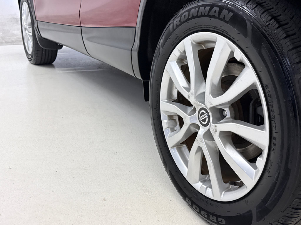 Used 2021 Nissan Rogue Sport SV FWD image 11