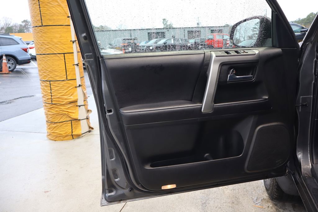 Used 2018 Toyota 4Runner SR5 Premium image 17