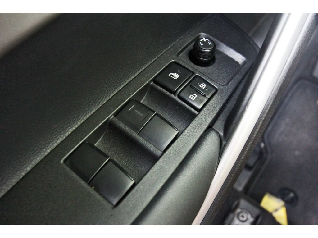 Used 2026 Toyota Corolla Cross L FWD image 23