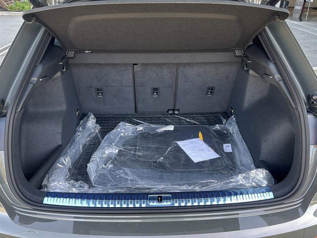 Used 2025 Audi Q3 2.0T Premium w/ Convenience Package image 15