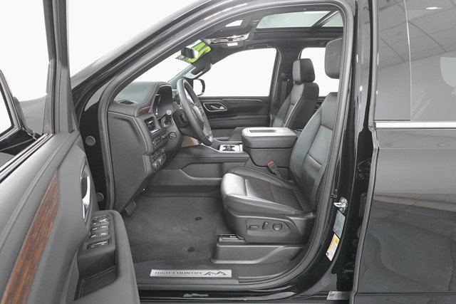 Used 2024 Chevrolet Suburban High Country w/ Premium Package image 9