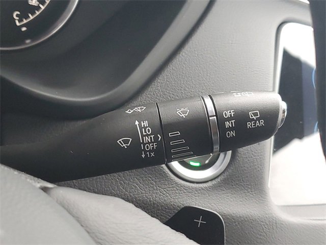 Certified 2022 Cadillac XT4 Luxury w/ Cold Weather Package image 19