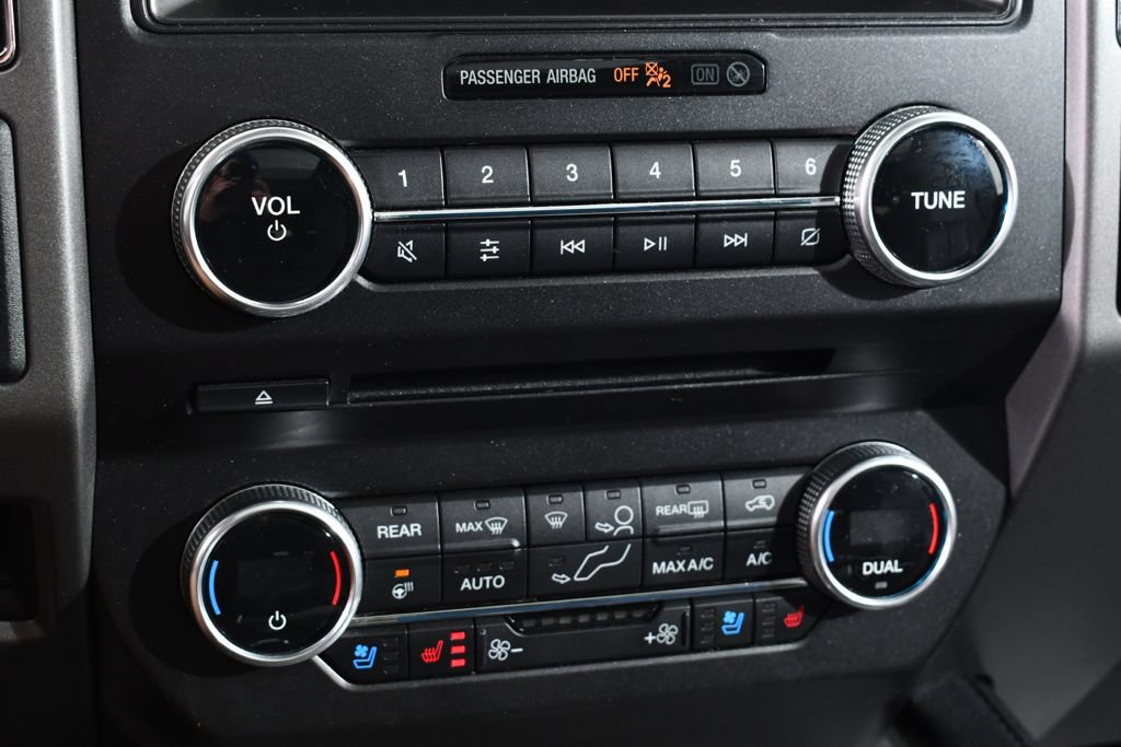 Used 2018 Ford Expedition Max XLT w/ Equipment Group 202A AWD/4WD image 30