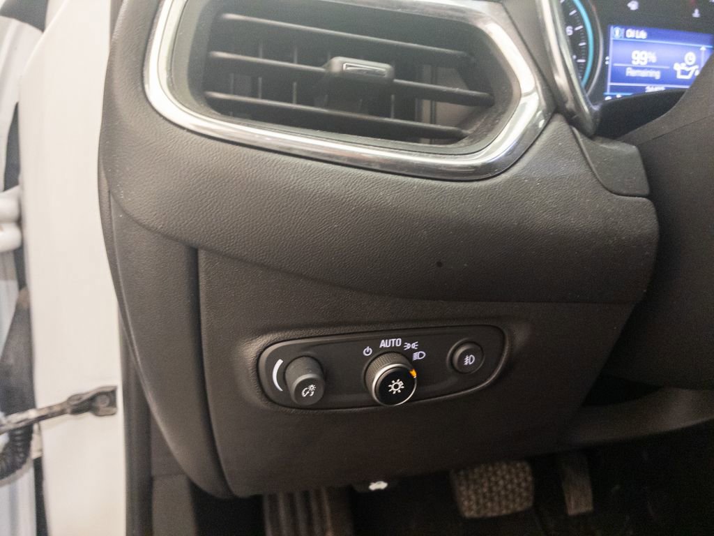 Used 2020 Chevrolet Equinox LT w/ Driver Convenience Package image 27