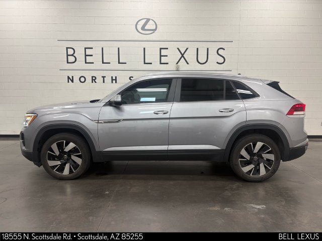 Used 2024 Volkswagen Atlas Cross Sport SE FWD image 8