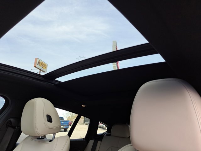 Used 2023 BMW X4 M40i w/ Premium Package image 32